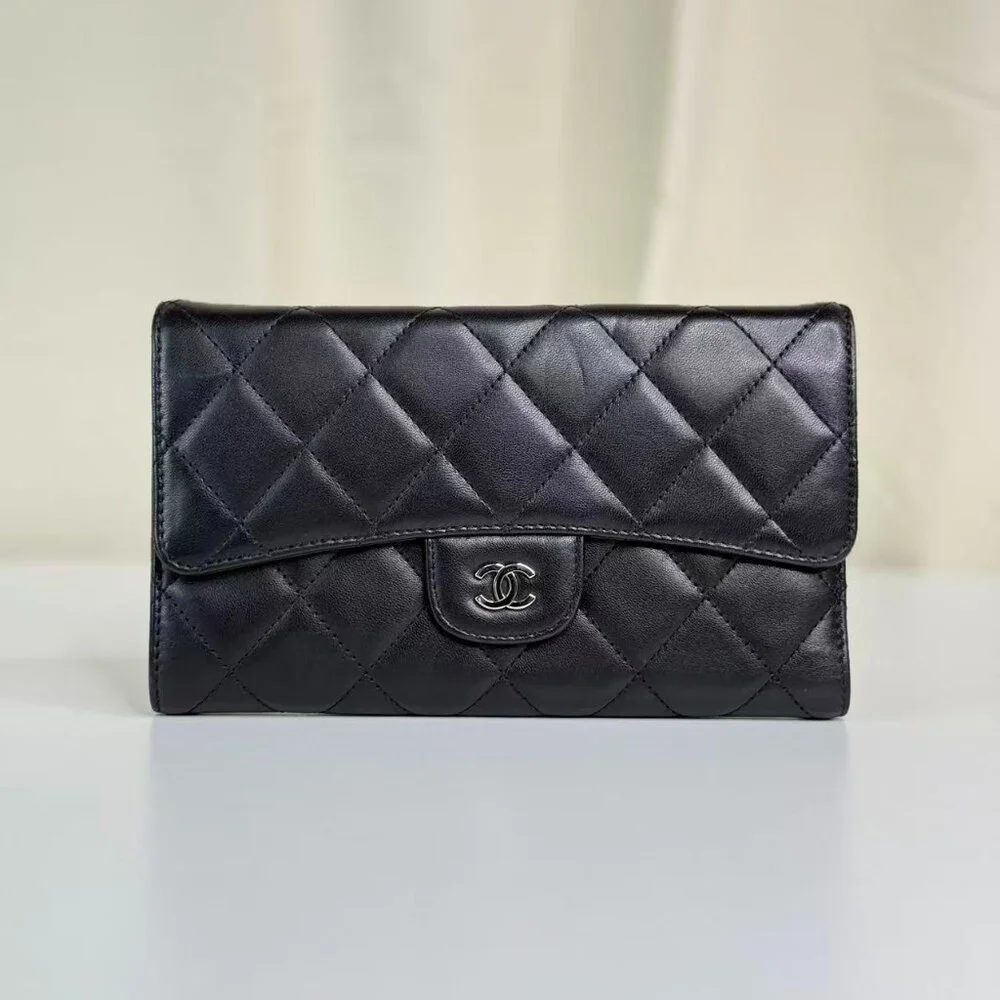 Chanel Black Leather Flap Wallet - Small Quilted Goods with Classic CC Logo
